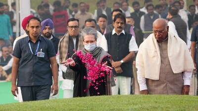 Senior Congress leader Sonia Gandhi pays floral tribute to India's first prime minister Jawaharlal Nehru on his birth anniversary, at Shanti Van in New Delhi, Tuesday, Nov. 14, 2023. (PTI) Senior Congress leader Sonia Gandhi pays floral tribute to India's first prime minister Jawaharlal Nehru on his birth anniversary, at Shanti Van in New Delhi, Tuesday, Nov. 14, 2023. (PTI)