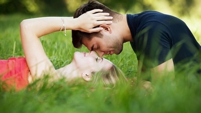 Daily Love and Relationship Horoscope 2023: Find out love predictions for November 15. (Pixabay)