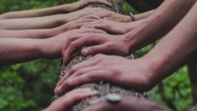Being kind and giving to others helps in reducing stress and helps in improving our sense of self-esteem.&nbsp; (Unsplash)