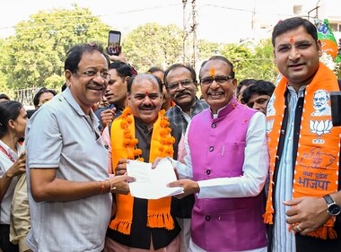 Bhopal: Madhya Pradesh chief minister Shivraj Singh Chouhan participates in BJP's 'voter's slip' programme. (PTI) Bhopal: Madhya Pradesh chief minister Shivraj Singh Chouhan participates in BJP's 'voter's slip' programme. (PTI)