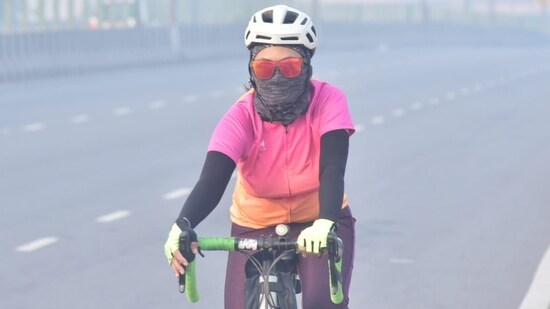 Based on data provided by nine out of the 40 monitoring stations in Delhi, Delhi's AQI stood at 363 - very poor category, at 8 am.&nbsp;(HT Photo/Raj K Raj)