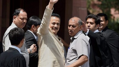 Sahara chief Subrata Roy arrives to appear in the Supreme Court for a hearing in a case against him filed by the Securities and Exchange Board of India (Sebi) over a dispute of returning money to its investors, in New Delhi, 2017. (PTI) Sahara chief Subrata Roy arrives to appear in the Supreme Court for a hearing in a case against him filed by the Securities and Exchange Board of India (Sebi) over a dispute of returning money to its investors, in New Delhi, 2017. (PTI)