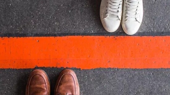 In any kind of relationship, it is important to set healthy boundaries. We should also ensure that we explain the relevance and significance of those boundaries to the other person. However, finding the boundary-setting voice requires a lot of work on our part. "Finding your boundary-setting voice isn't always easy, but it's not as hard as living without boundaries, trust me," wrote Therapist Klara Kernig. Here are a few tips for finding our boundary-setting voice.(Unsplash)