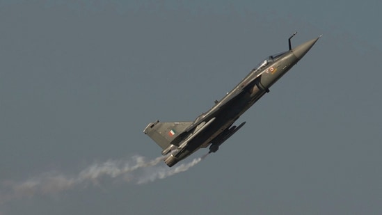 An Indian Air Force HAL Tejas flies at the Dubai Air Show in Dubai, United Arab Emirates.(AP)