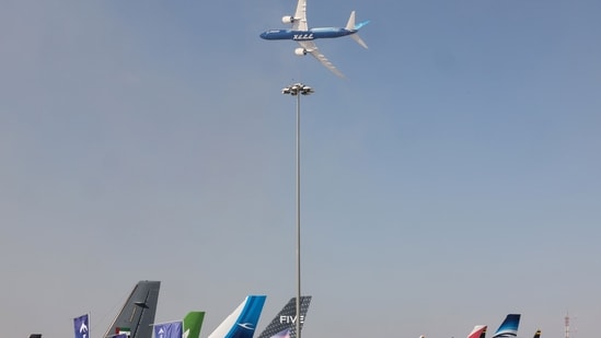 A Boeing Co. 777-9 passenger aircraft, a variant of the 777X, at the Dubai Air Show in Dubai, United Arab Emirates.(Bloomberg)