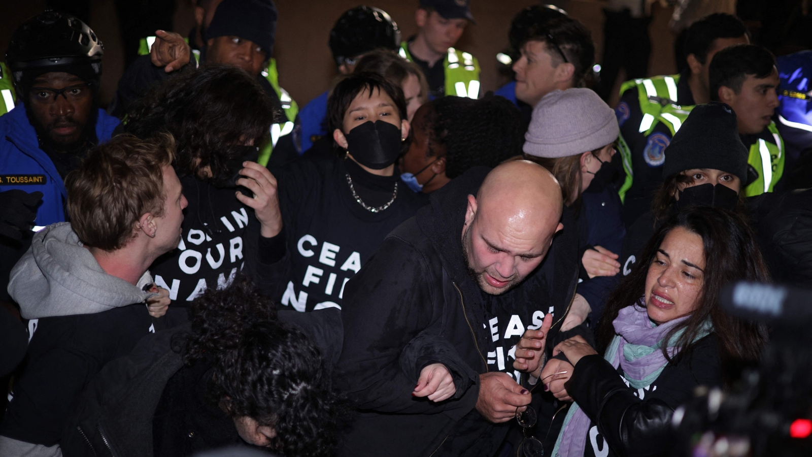 Pro-Palestinian protest turns violent at Democratic HQ in Washington - Vimarsana News