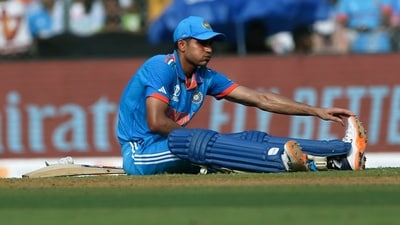 India's Shubman Gill retired-hurt due to cramps during the semi-final match against New Zealand in the ICC Men's Cricket World Cup 2023 (ANI) India's Shubman Gill retired-hurt due to cramps during the semi-final match against New Zealand in the ICC Men's Cricket World Cup 2023 (ANI)