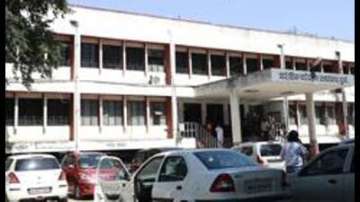 According to RTO authorities, most of the applicants earlier included students and those who were recruited abroad and had to quickly shift overseas and required an international driving licence during their stay there. (HT FILE PHOTO) According to RTO authorities, most of the applicants earlier included students and those who were recruited abroad and had to quickly shift overseas and required an international driving licence during their stay there. (HT FILE PHOTO)