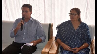 DM Navneet Singh Chahal (left) addressing media persons in Prayagraj on Thursday. (HT Photo) DM Navneet Singh Chahal (left) addressing media persons in Prayagraj on Thursday. (HT Photo)