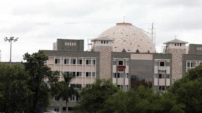 Earlier this year, Pune Municipal Corporation (PMC) commissioner Vikram Kumar had requested the district collector Rajesh Deshmukh to cancel the liquor licenses of unauthorised rooftop hotels and make it mandatory to take NOC from the municipal corporation for opening bars and hotels. (HT FILE PHOTO) Earlier this year, Pune Municipal Corporation (PMC) commissioner Vikram Kumar had requested the district collector Rajesh Deshmukh to cancel the liquor licenses of unauthorised rooftop hotels and make it mandatory to take NOC from the municipal corporation for opening bars and hotels. (HT FILE PHOTO)