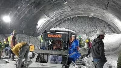 Trapped workers have developed symptoms like headaches and nausea as they continue waiting for rescue teams to extract them. (HT Photo)