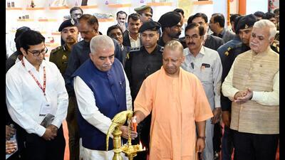 Uttar Pradesh chief minister Yogi Adityanath lights the lamp during the inauguration of Uttar Pradesh Pavillion at the India International Trade Fair 2023, at Pragati Maidan, in New Delhi on Thursday. (ANI Photo) Uttar Pradesh chief minister Yogi Adityanath lights the lamp during the inauguration of Uttar Pradesh Pavillion at the India International Trade Fair 2023, at Pragati Maidan, in New Delhi on Thursday. (ANI Photo)