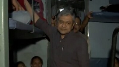 Ashwini Vaishnaw inspects preparations at Delhi railway station ahead of festive season. (ANI) Ashwini Vaishnaw inspects preparations at Delhi railway station ahead of festive season. (ANI)