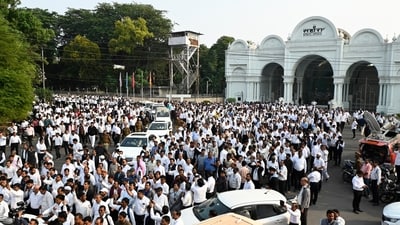 Funeral procession of Sahara india Parivar Chief Subrata Rao being taken out from Sahara Shahar to Baikunth Dham in Lucknow, Uttar Pradesh India on Thursday, (Deepak Gupta/Hindustan Times) Funeral procession of Sahara india Parivar Chief Subrata Rao being taken out from Sahara Shahar to Baikunth Dham in Lucknow, Uttar Pradesh India on Thursday, (Deepak Gupta/Hindustan Times)