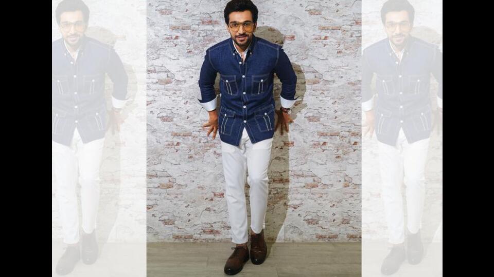 Actor Pratik Gandhi says if he could travel in time, he would love to go back to when he was in primary school and relive the innocence and fun.
