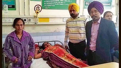 A woman labourer rescued from the brick kiln undergoing treatment at the Samrala civil hospital on Friday. (HT Photo) A woman labourer rescued from the brick kiln undergoing treatment at the Samrala civil hospital on Friday. (HT Photo)