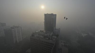 Connaught Place engulfed in dense smog on Friday morning. (Raj K Raj//HT photo)