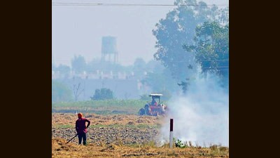 Following the fire incidents, air quality index (AQI) was recorded at 329 in the ‘very poor’ category. (Gurpreet Singh/HT) Following the fire incidents, air quality index (AQI) was recorded at 329 in the ‘very poor’ category. (Gurpreet Singh/HT)