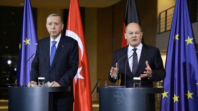 German Chancellor Olaf Scholz (R) and Turkish President Recep Tayyip Erdogan. (AFP) German Chancellor Olaf Scholz (R) and Turkish President Recep Tayyip Erdogan. (AFP)