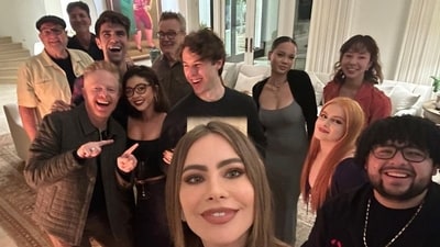 Sofia Vergara shared a happy group selfie from the Modern Family reunion on Instagram along with other pictures and wrote, “So lucky to have worked with this people for 11 years. I love and miss u all guys!!!” Sofia Vergara shared a happy group selfie from the Modern Family reunion on Instagram along with other pictures and wrote, “So lucky to have worked with this people for 11 years. I love and miss u all guys!!!”