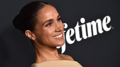 Meghan Markle arrives for Variety's Power of Women event at Mother Wolf in Los Angeles, California, on November 16, 2023. The 2023 honorees include US singer Fantasia Barrino, US singer-songwriter Billie Eilish, English actress Carey Mulligan, US actress Lily Gladstone, British actress Emily Blunt, and Margot Robbie�s LuckyChap. (Photo by LISA O'CONNOR / AFP) (AFP) Meghan Markle arrives for Variety's Power of Women event at Mother Wolf in Los Angeles, California, on November 16, 2023. The 2023 honorees include US singer Fantasia Barrino, US singer-songwriter Billie Eilish, English actress Carey Mulligan, US actress Lily Gladstone, British actress Emily Blunt, and Margot Robbie�s LuckyChap. (Photo by LISA O'CONNOR / AFP) (AFP)