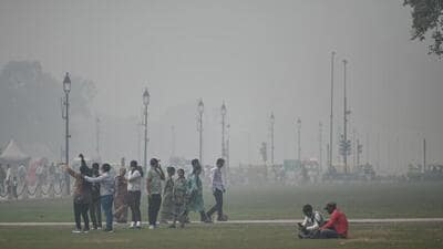 With Thursday’s reading of 419, Delhi has now recorded seven severe days this month now. (HT Photo) With Thursday’s reading of 419, Delhi has now recorded seven severe days this month now. (HT Photo)