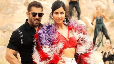 Tiger 3 worldwide box office collection day 6: Salman Khan and Katrina Kaif in a still from Tiger 3's song. Tiger 3 worldwide box office collection day 6: Salman Khan and Katrina Kaif in a still from Tiger 3's song.