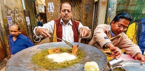 Alok Girdhari, owner of Bihari Ghugni Food Centre at Chittaranjan Park main market, is quite popular among lovers of this regional dish. Alok Girdhari, owner of Bihari Ghugni Food Centre at Chittaranjan Park main market, is quite popular among lovers of this regional dish.