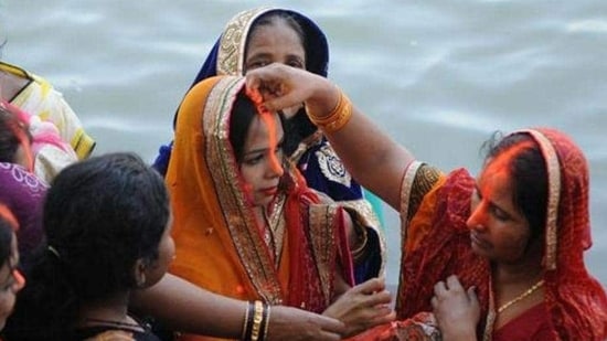 Kharna or Lohanda marks the second day of Chhath Puja festival where devotees have a single meal of Rasiya kheer and roti or puri after a day of nirjala fasting, post sunset. (Subhankar Chakraborty/HT PHOTO)