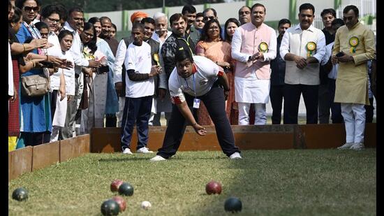 Participants and dignitaries at the 8th annual ‘Hausla’ sports meet at KD Singh ‘Babu’ Stadium in Lucknow on Friday. (Deepak Gupta/HT Photo)