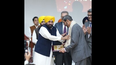 GMC alumnus Dr Satwant Singh being given Lifetime Achievement Award by Punjab CM Bhagwant Mann. GMC alumnus Dr Satwant Singh being given Lifetime Achievement Award by Punjab CM Bhagwant Mann.