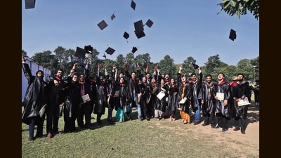 Students of Post Graduate Government College, Sector 46, celebrating at their annual convocation on Saturday. (HT Photo)
