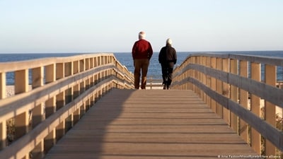 Statistically, a woman in an elderly couple is likely to outlive her male partner (Arne Pastoor/VisualEyze/picture alliance ) Statistically, a woman in an elderly couple is likely to outlive her male partner (Arne Pastoor/VisualEyze/picture alliance )