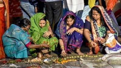 Married women can be seen performing the rituals of Lohanda and Kharna on the second day of Chhath Puja. (ANI Photo) Married women can be seen performing the rituals of Lohanda and Kharna on the second day of Chhath Puja. (ANI Photo)