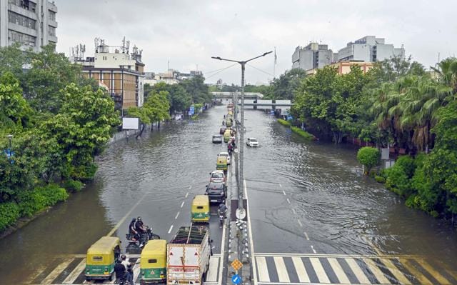 Floodwaters of the swollen Yamuna river, at ITO, New Delhi on July 16, 2023. (Sanjeev Verma/Hindustan Times)