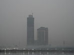Delhi’s air quality slightly improved on Sunday but stayed in the very poor zone. (Sunil Ghosh/HT Photo)