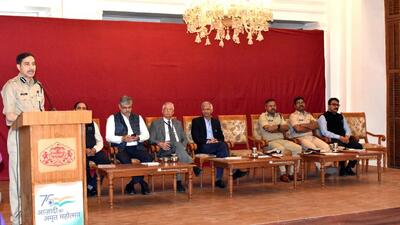 In wake of recent incidents on SPPU campus, Pune police on Sunday held a meeting with all student organisations. (HT PHOTO)