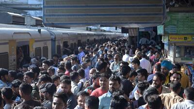 Kumar is among the 300 employees of CR’s Mumbai division who opted for its new scheme to escape jampacked local trains during morning peak hours. These employees, who include staff from the materials management and public relations departments, constitute roughly 20 percent of the division’s 1,500-strong workforce Kumar is among the 300 employees of CR’s Mumbai division who opted for its new scheme to escape jampacked local trains during morning peak hours. These employees, who include staff from the materials management and public relations departments, constitute roughly 20 percent of the division’s 1,500-strong workforce