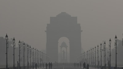 New Delhi, India - Nov. 19, 2023: Morning walkers seen on a smoggy morning at Kartavya Path in New Delhi, India, on Sunday, November 19, 2023. (Photo by Arvind Yadav/ Hindustan Times) (Hindustan Times) New Delhi, India - Nov. 19, 2023: Morning walkers seen on a smoggy morning at Kartavya Path in New Delhi, India, on Sunday, November 19, 2023. (Photo by Arvind Yadav/ Hindustan Times) (Hindustan Times)