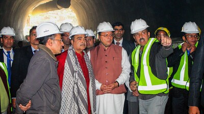 Uttarkashi: Union Minister for Road Transport and Highways Nitin Gadkari and Uttarakhand Chief Minister Chief Minister Pushkar Singh Dhami review the rescue operation. (PTI) Uttarkashi: Union Minister for Road Transport and Highways Nitin Gadkari and Uttarakhand Chief Minister Chief Minister Pushkar Singh Dhami review the rescue operation. (PTI)
