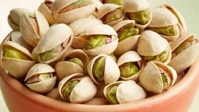 Pistachios, known for more than just their delightful crunch, can revitalize your intimate life. A groundbreaking study found they improve sexual desire and even combat erectile dysfunction. Their iron, zinc, and biotin also nurture luscious locks.&nbsp; 