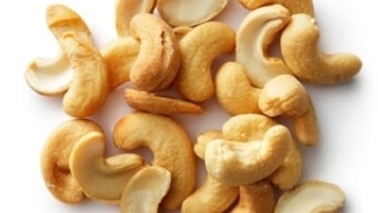 Cashews, rich in magnesium and sleep-inducing tryptophan, cradle you in restful slumber. Almonds, packed with skin-loving vitamin E and collagen-boosting proteins, guard against wrinkles and fortify your skin's defenses.&nbsp;(Unsplash)