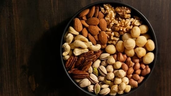 Incorporate these mighty morsels into your daily routine: a palm-sized portion of raw, unprocessed nuts. Sprinkle them on granola, toss them into your baking, or grind them into culinary creations. Your journey to a healthier you starts with these simple, nutty additions.&nbsp;(Freepik)