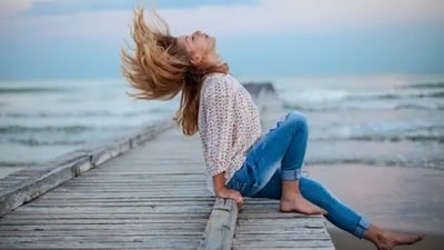 Starting with a gentle rhythmic bounce and moving the body while shaking the arms and the legs can help us to initiate the unstuck mode in the body. (Unsplash) Starting with a gentle rhythmic bounce and moving the body while shaking the arms and the legs can help us to initiate the unstuck mode in the body. (Unsplash)