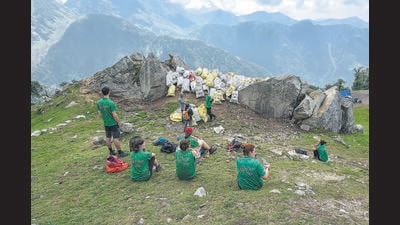 As winter sets in, Kinnaur slaps ban on trekking (HT File) As winter sets in, Kinnaur slaps ban on trekking (HT File)