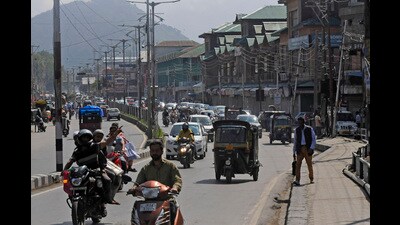 Doda accident aftermath: RTO acts tough, cautions vehicle owners without documents (HT) Doda accident aftermath: RTO acts tough, cautions vehicle owners without documents (HT)