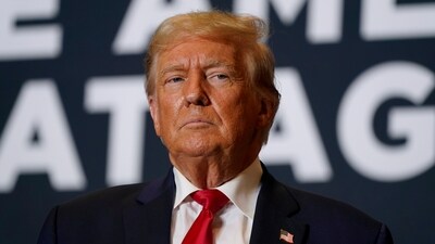 Trump Joins Governor Abbott in Thanksgiving luncheon at Southern border. (AP) Trump Joins Governor Abbott in Thanksgiving luncheon at Southern border. (AP)