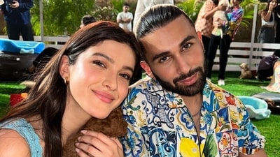 Apart from Katrina Kaif, Kiara Advani, Karisma Kapoor and Ananya Panday, Isha Ambani's twins' birthday bash had a host of celebs in attendance. One of them was Shanaya Kapoor. The budding actor, who is Sonam and Arjun Kapoor's cousin and actor Sanjay Kapoor's daughter, posed with Orry. Joining them in the pictures was a cute dog. Apart from Katrina Kaif, Kiara Advani, Karisma Kapoor and Ananya Panday, Isha Ambani's twins' birthday bash had a host of celebs in attendance. One of them was Shanaya Kapoor. The budding actor, who is Sonam and Arjun Kapoor's cousin and actor Sanjay Kapoor's daughter, posed with Orry. Joining them in the pictures was a cute dog.