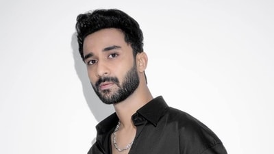 Raghav Juyal has been treating fans to his transformation pictures. Raghav Juyal has been treating fans to his transformation pictures.