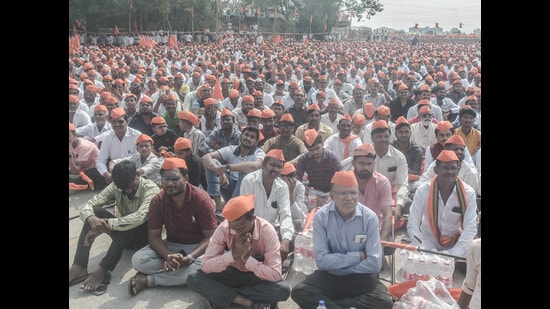 Addressing a public gathering organised by the Sakal Maratha Morcha at Kharadi on Monday, the pro-reservation leader criticised Chhagan Bhujbal. (SHANKAR NARAYAN/ HT PHOTO)